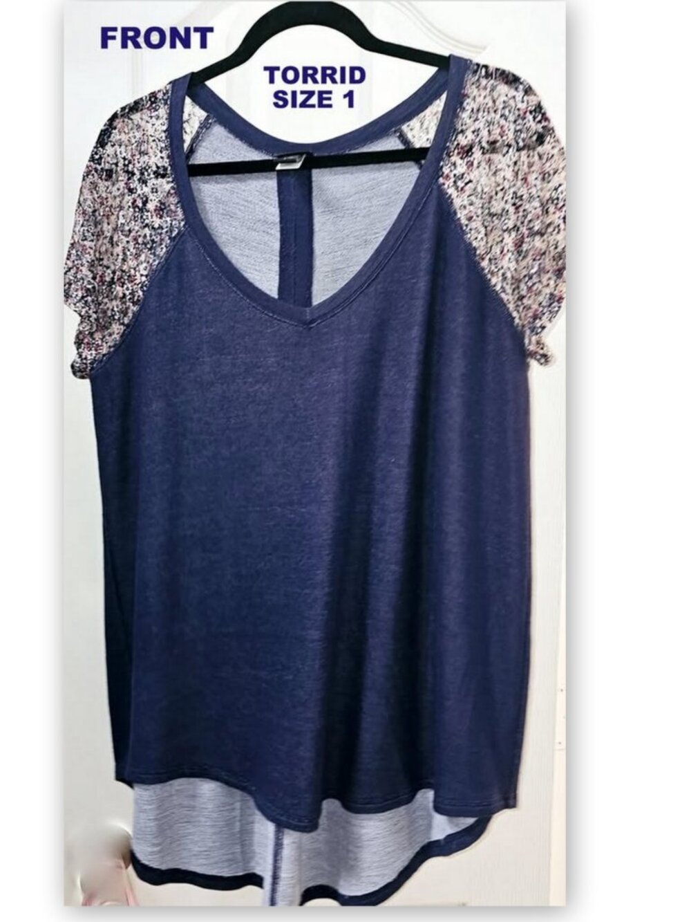 TORRID SIZE 1- HIGH LOW TOP WITH FLORAL LACE LIKE STRETCH SLEEVES